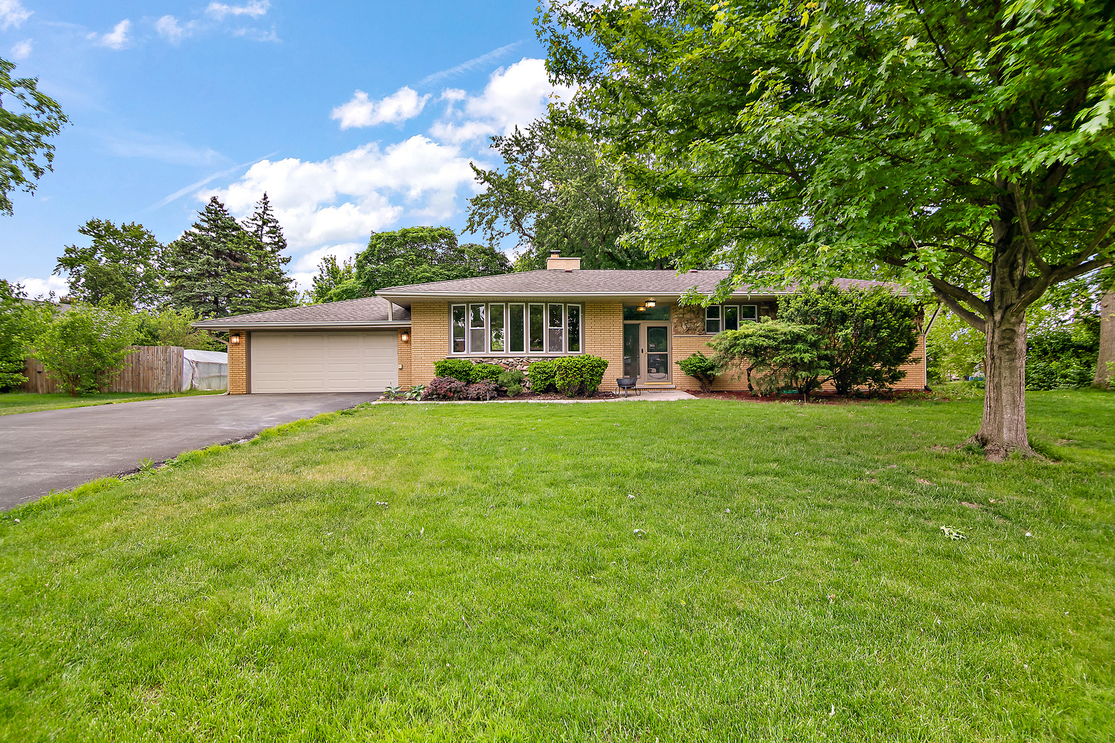 9225 South 86th Avenue Hickory Hills IL 60457