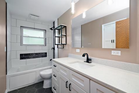 9225 South 86th Avenue Hickory Hills IL 60457