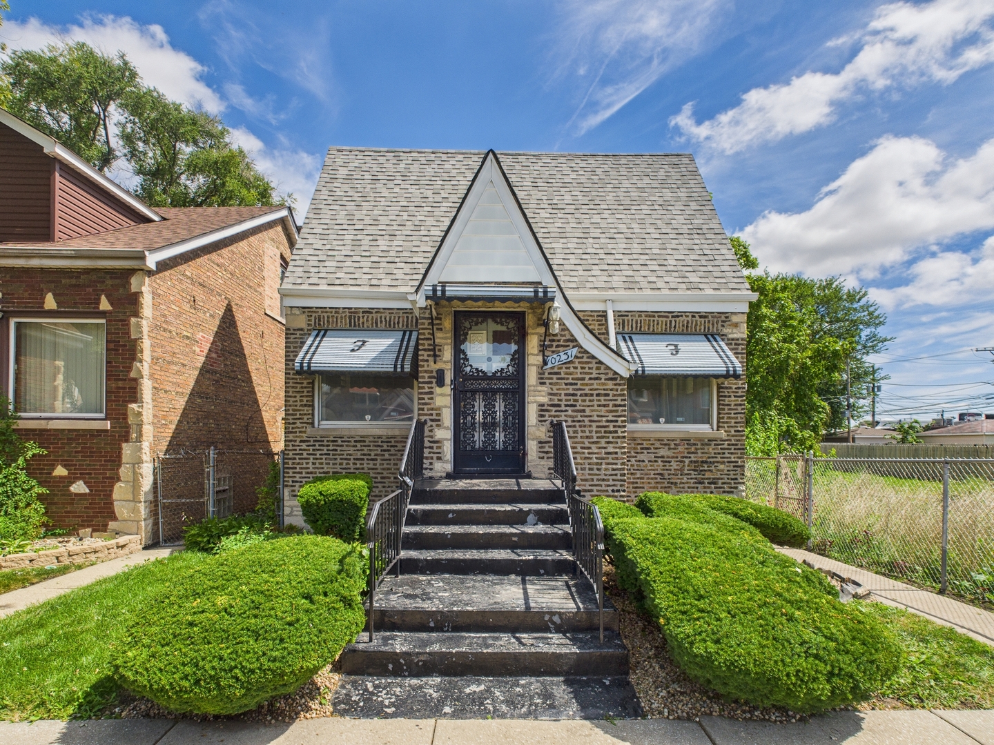 10231 South Prairie Avenue Chicago IL 60628