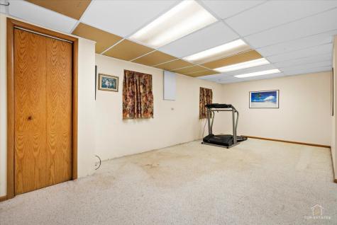 4 Waterbury Court Lake Zurich IL 60047