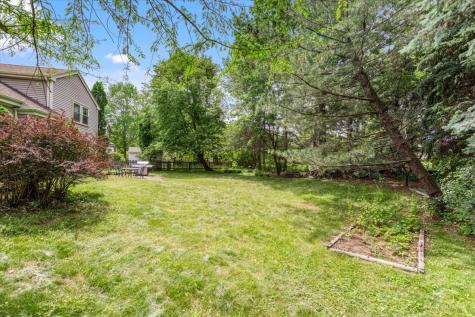 4 Waterbury Court Lake Zurich IL 60047