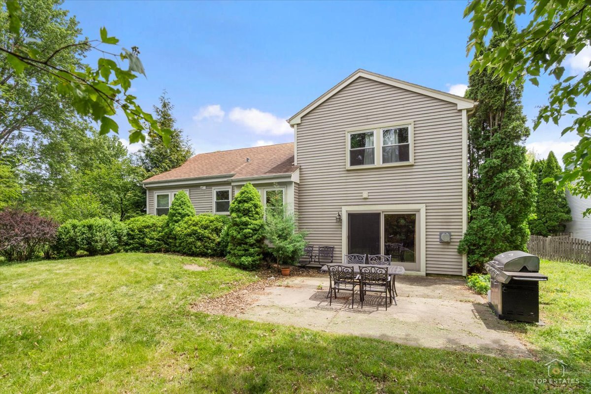 4 Waterbury Court Lake Zurich IL 60047