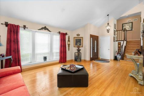 4 Waterbury Court Lake Zurich IL 60047