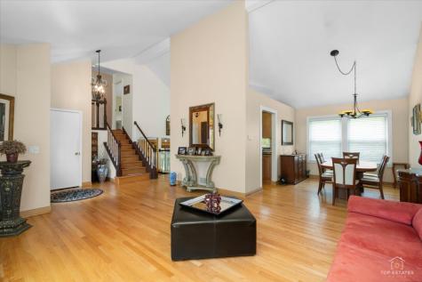 4 Waterbury Court Lake Zurich IL 60047