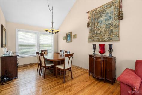 4 Waterbury Court Lake Zurich IL 60047