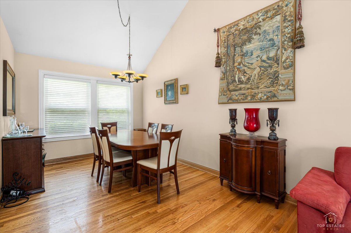 4 Waterbury Court Lake Zurich IL 60047