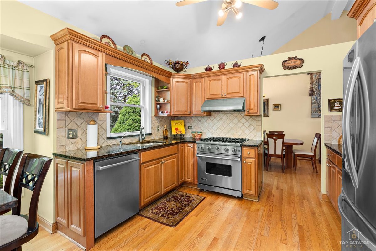 4 Waterbury Court Lake Zurich IL 60047