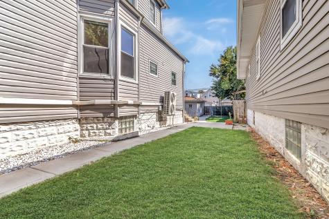 13147 South Brandon Avenue Chicago IL 60633
