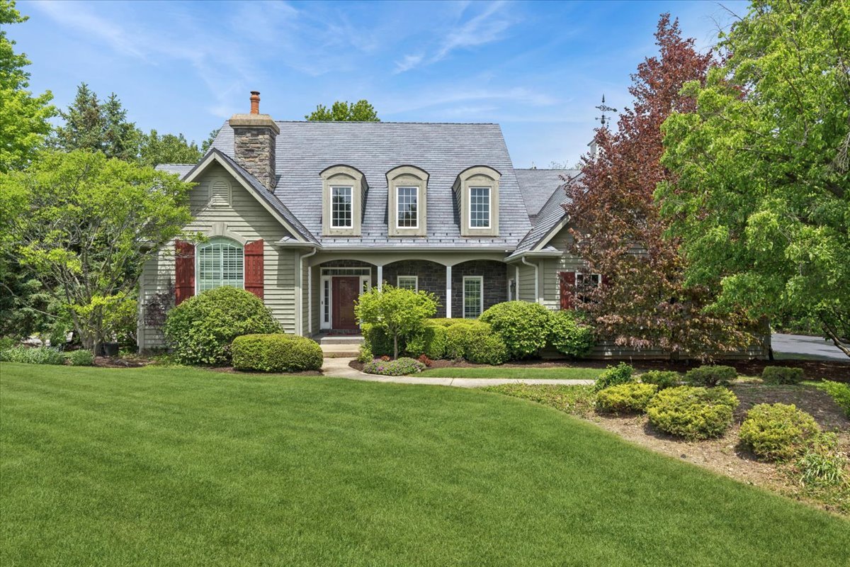 1546 Bobolink Circle Woodstock IL 60098