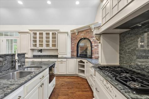 1546 Bobolink Circle Woodstock IL 60098