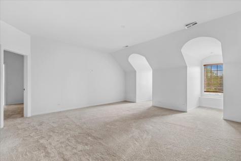 1546 Bobolink Circle Woodstock IL 60098