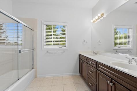 1546 Bobolink Circle Woodstock IL 60098
