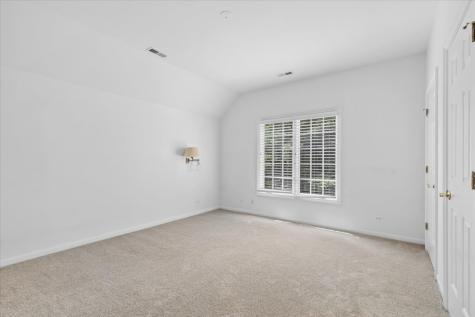 1546 Bobolink Circle Woodstock IL 60098