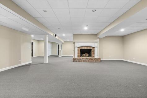 1546 Bobolink Circle Woodstock IL 60098