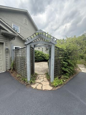 1546 Bobolink Circle Woodstock IL 60098