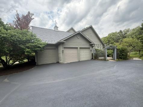 1546 Bobolink Circle Woodstock IL 60098