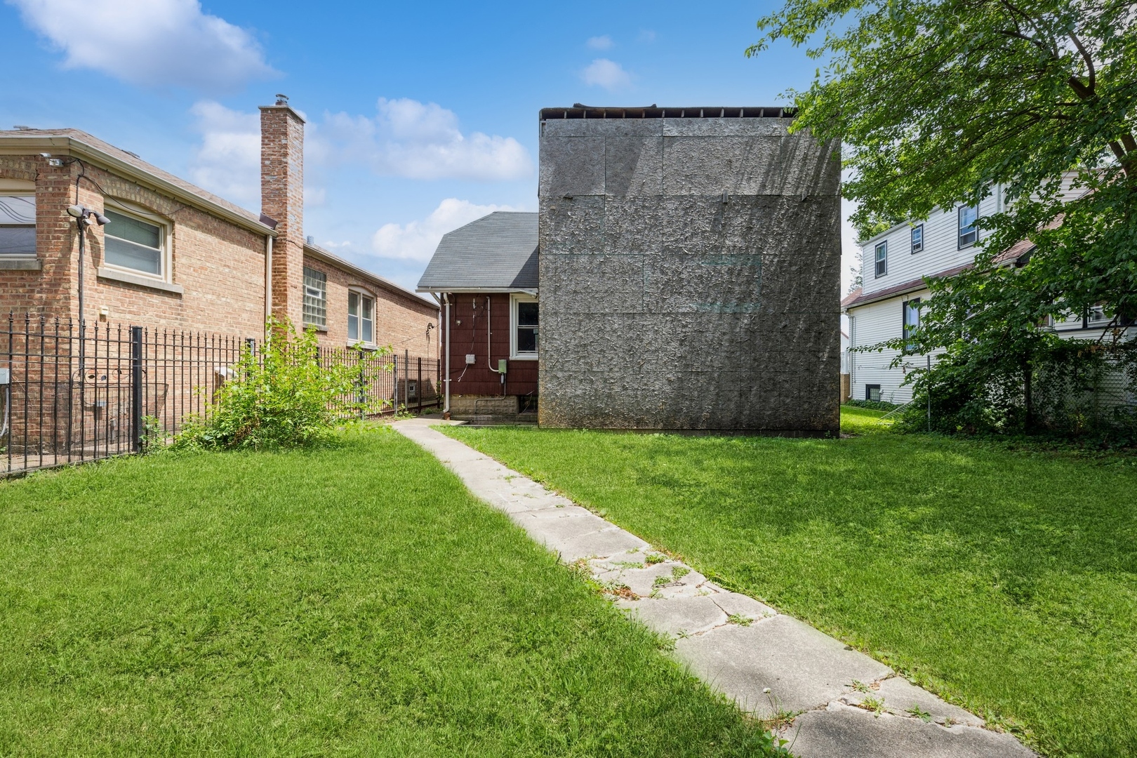 8742 South Constance Avenue Chicago IL 60617