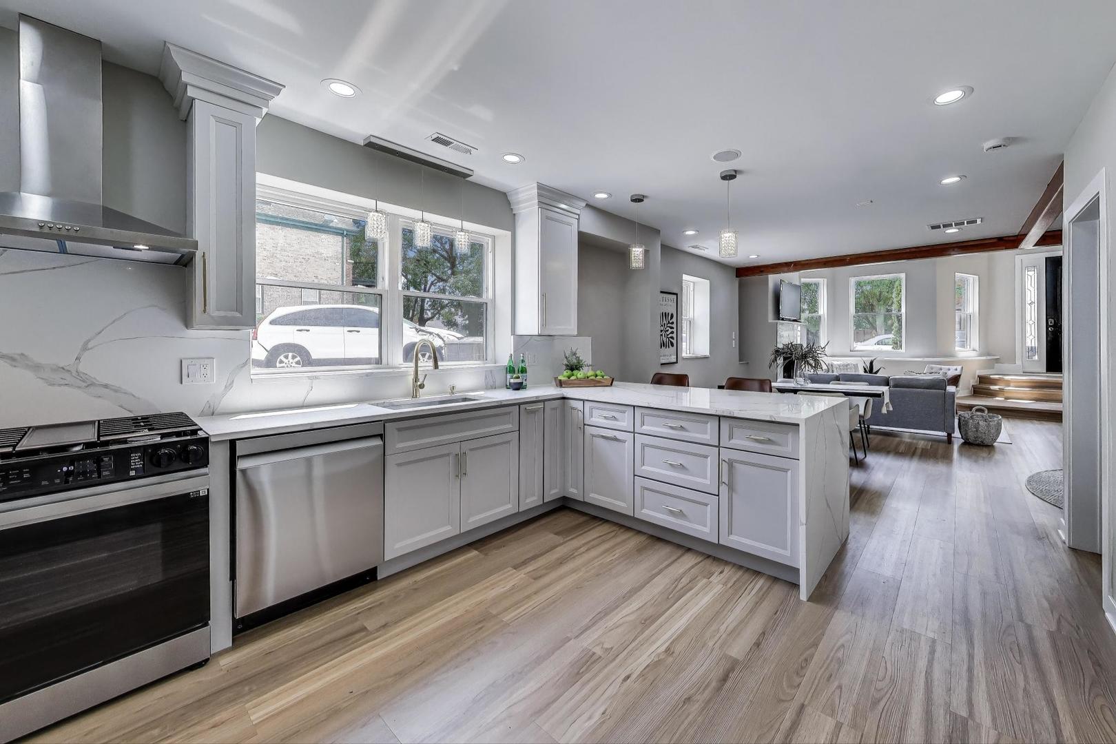 4305 North Mobile Avenue Chicago IL 60634