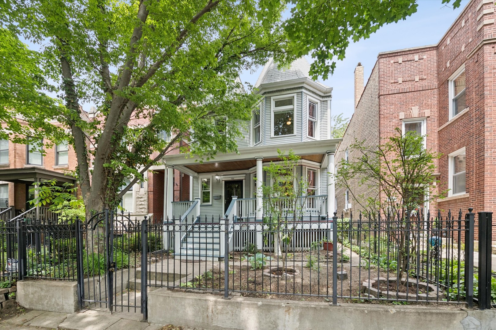 1454 West Cuyler Avenue Chicago IL 60613