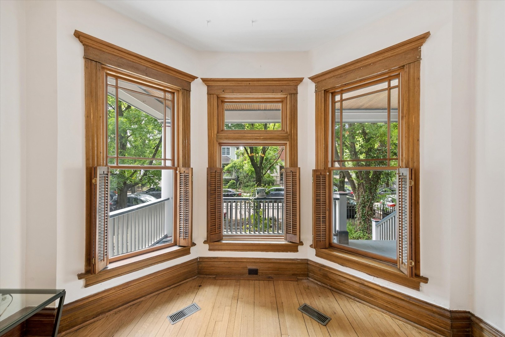1454 West Cuyler Avenue Chicago IL 60613