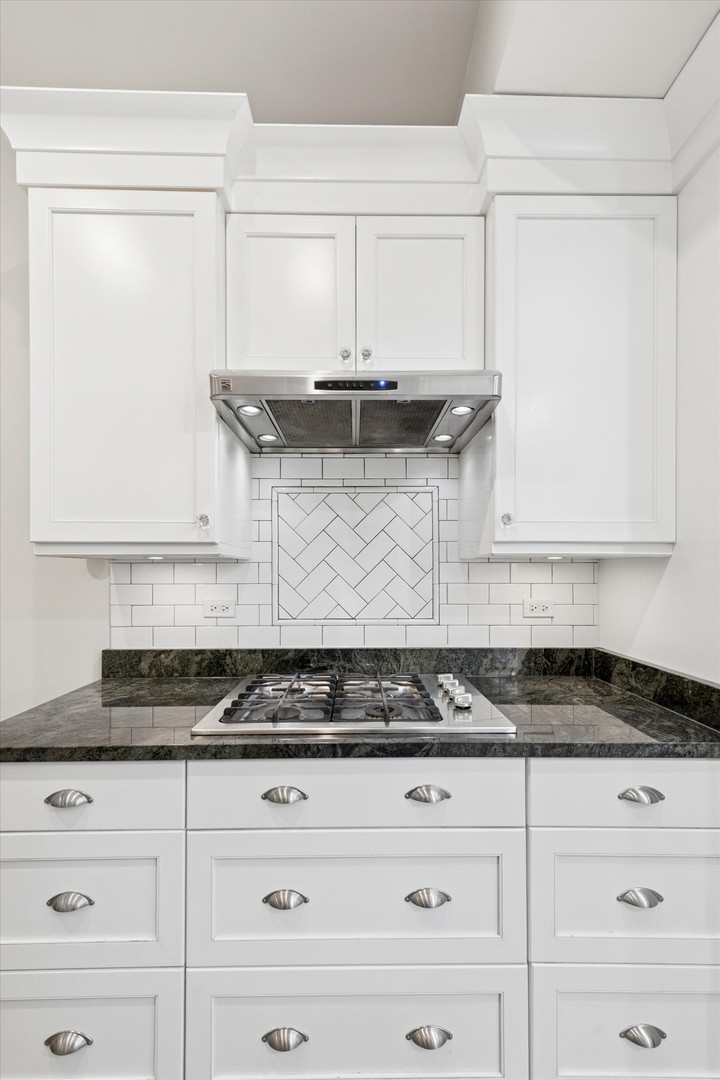 1454 West Cuyler Avenue Chicago IL 60613