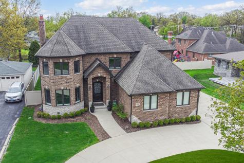 915 East Forest View Road Addison IL 60101