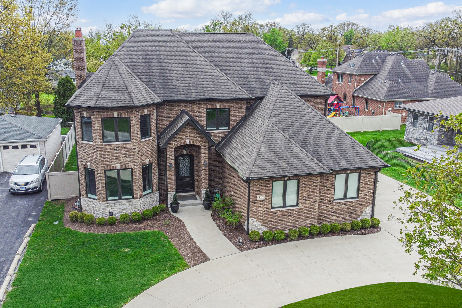 915 East Forest View Road Addison IL 60101