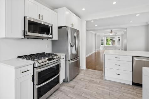 5836 North Manton Avenue Chicago IL 60646
