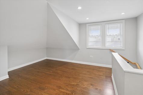 5836 North Manton Avenue Chicago IL 60646