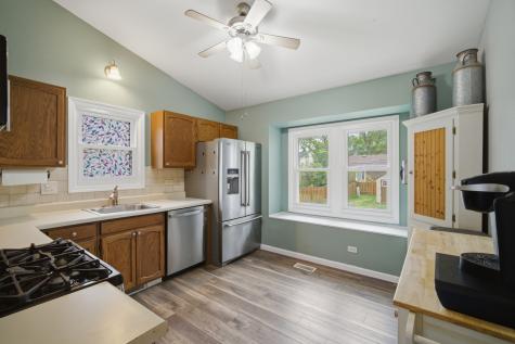 55 Washington Avenue Streamwood IL 60107