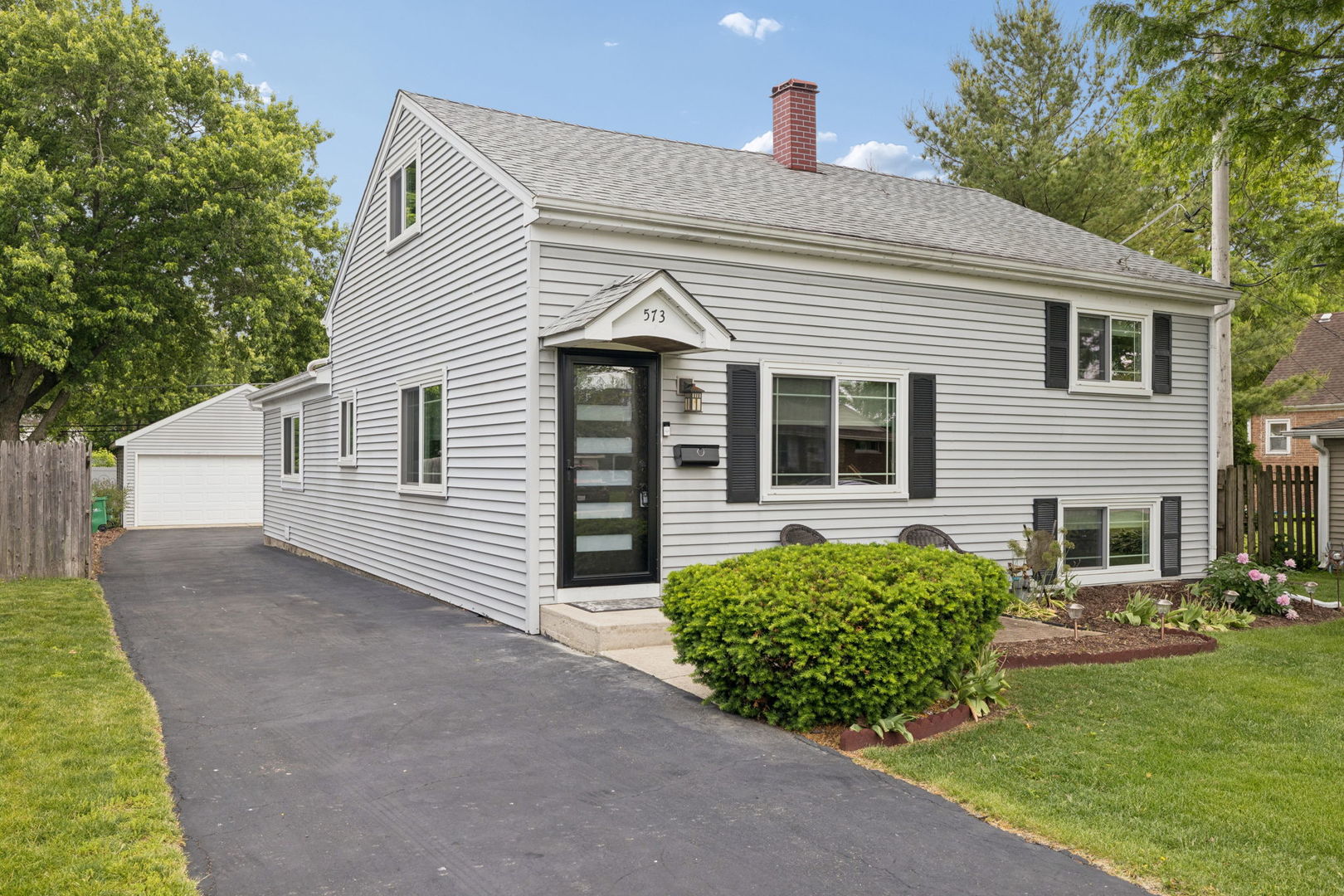 573 South Chase Avenue Lombard IL 60148