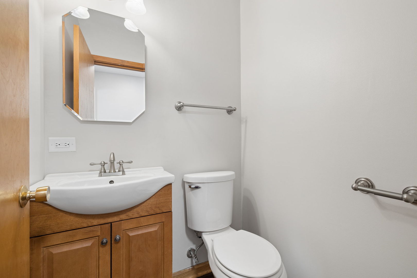 573 South Chase Avenue Lombard IL 60148