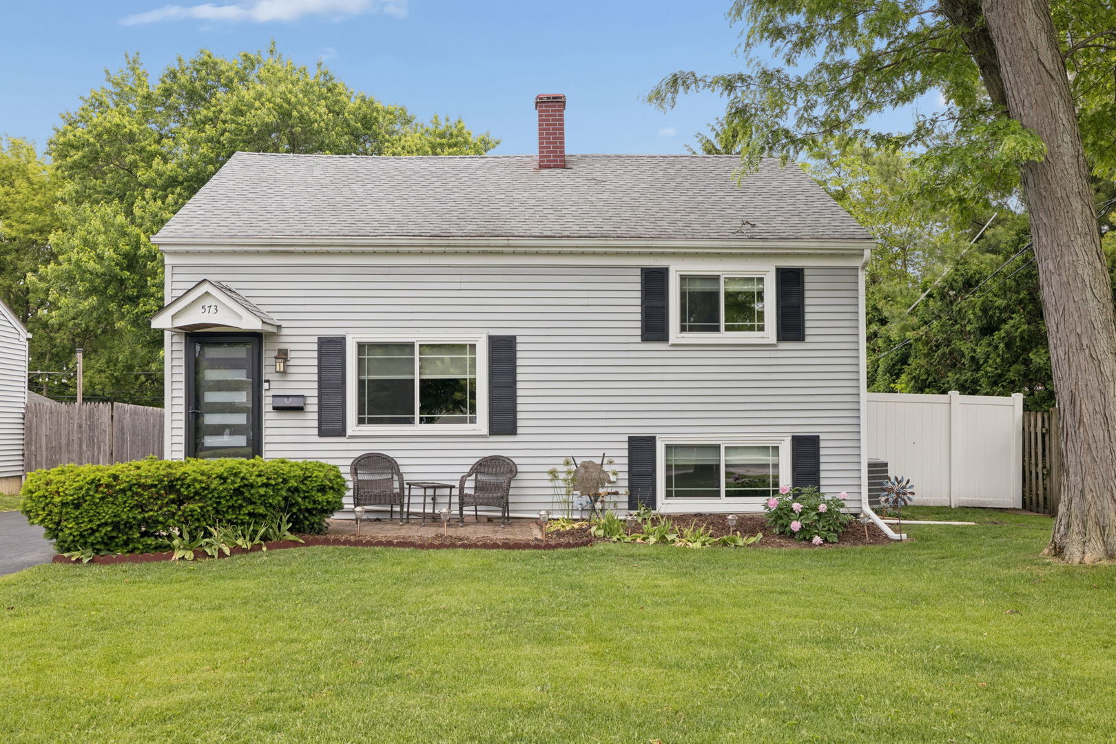 573 South Chase Avenue Lombard IL 60148