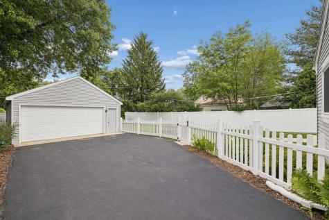 573 South Chase Avenue Lombard IL 60148