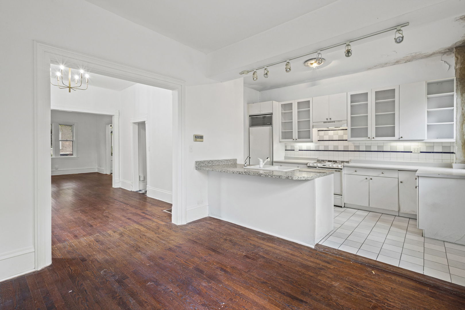 2144 North Fremont Street Chicago IL 60614