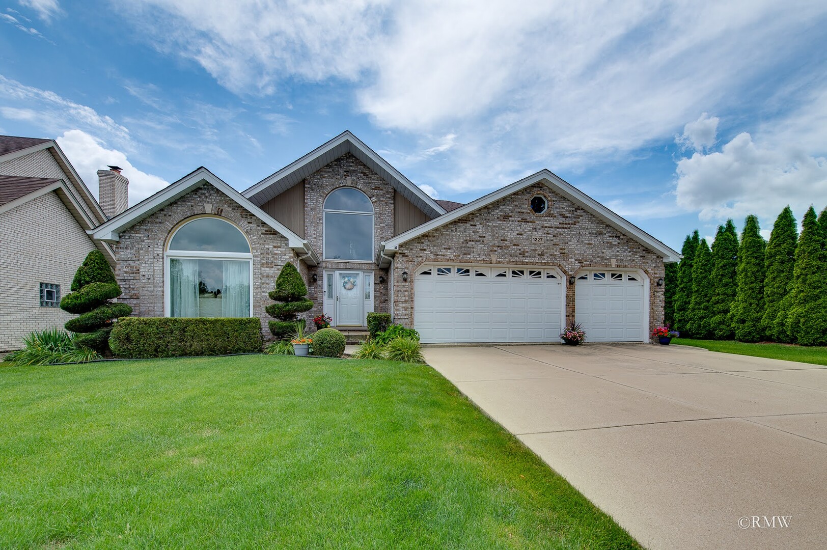 1227 West Surrey Lane Addison IL 60101