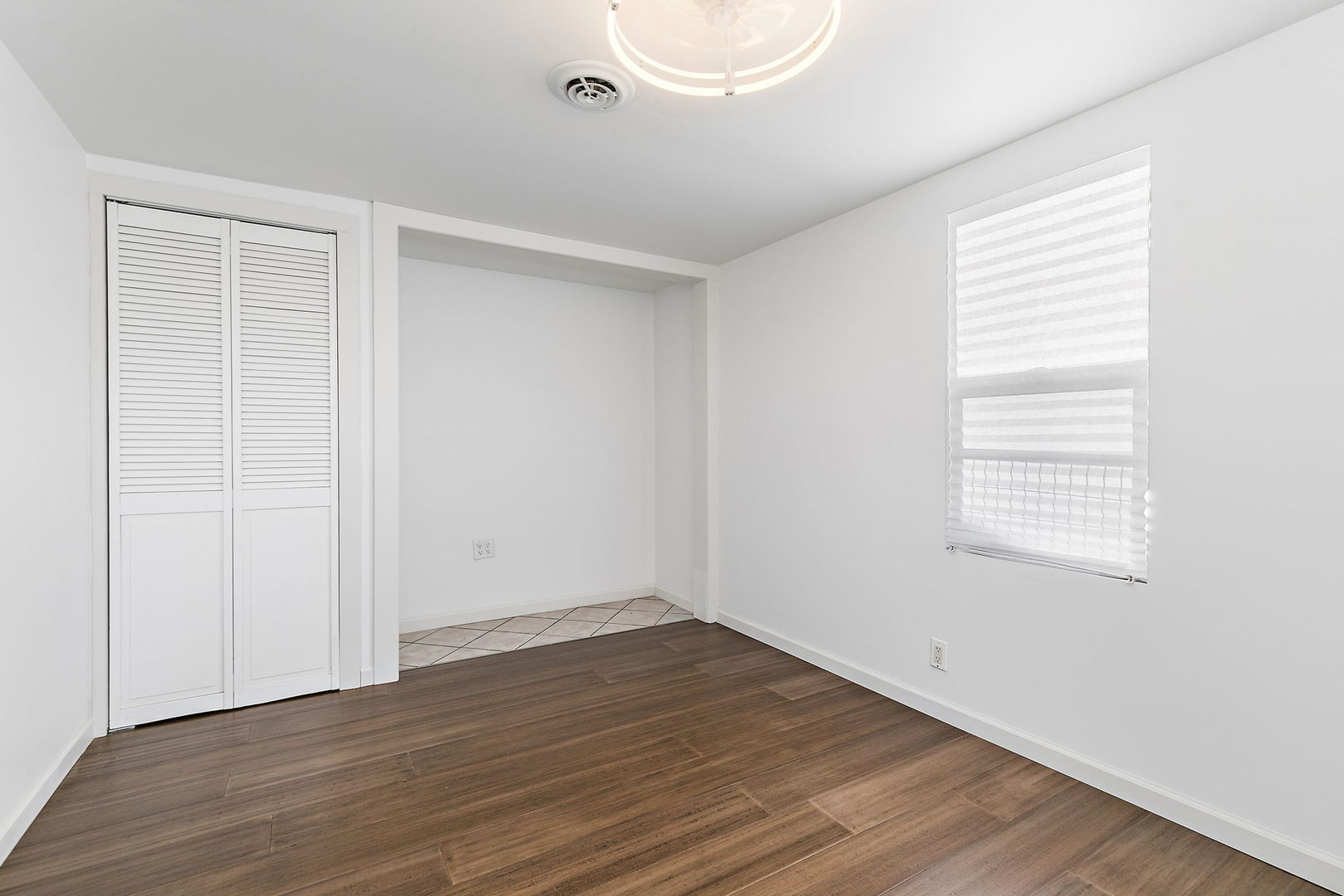 612 South Webster Street Aurora IL 60505