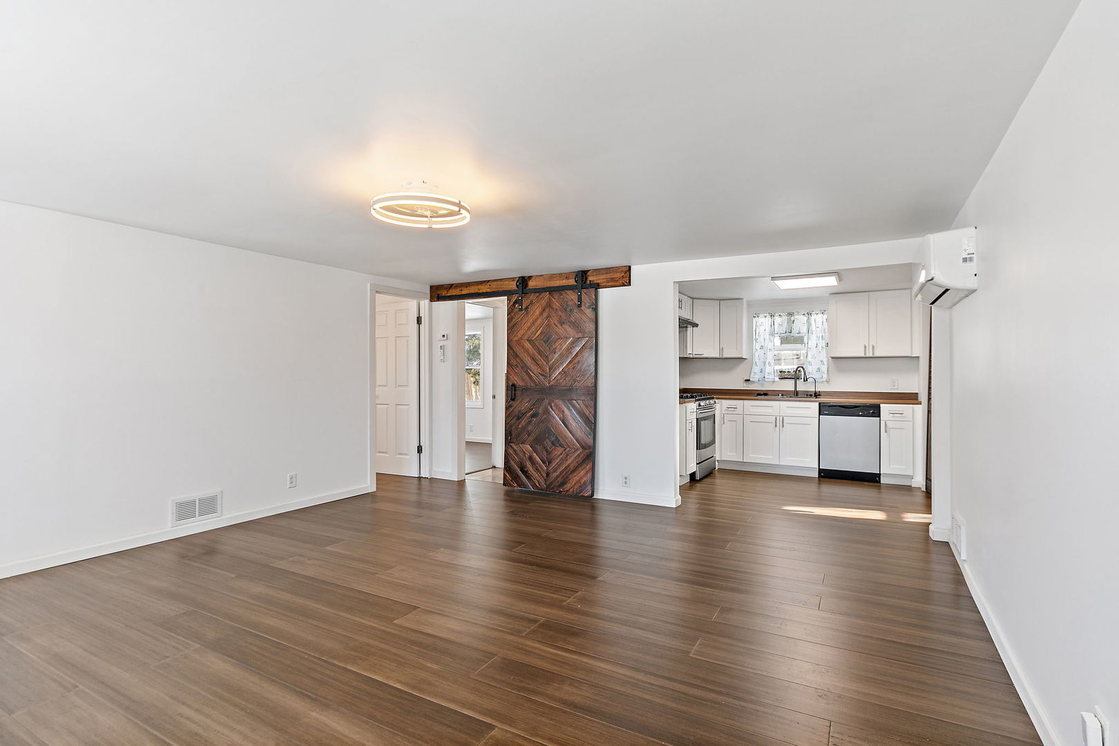 612 South Webster Street Aurora IL 60505