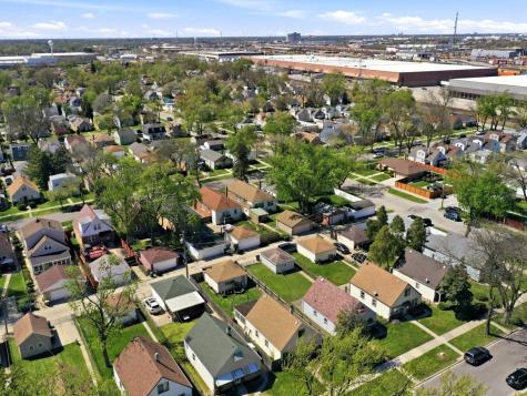 114 Geneva Avenue Bellwood IL 60104