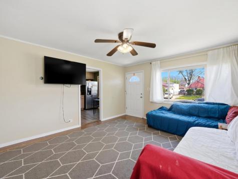 114 Geneva Avenue Bellwood IL 60104