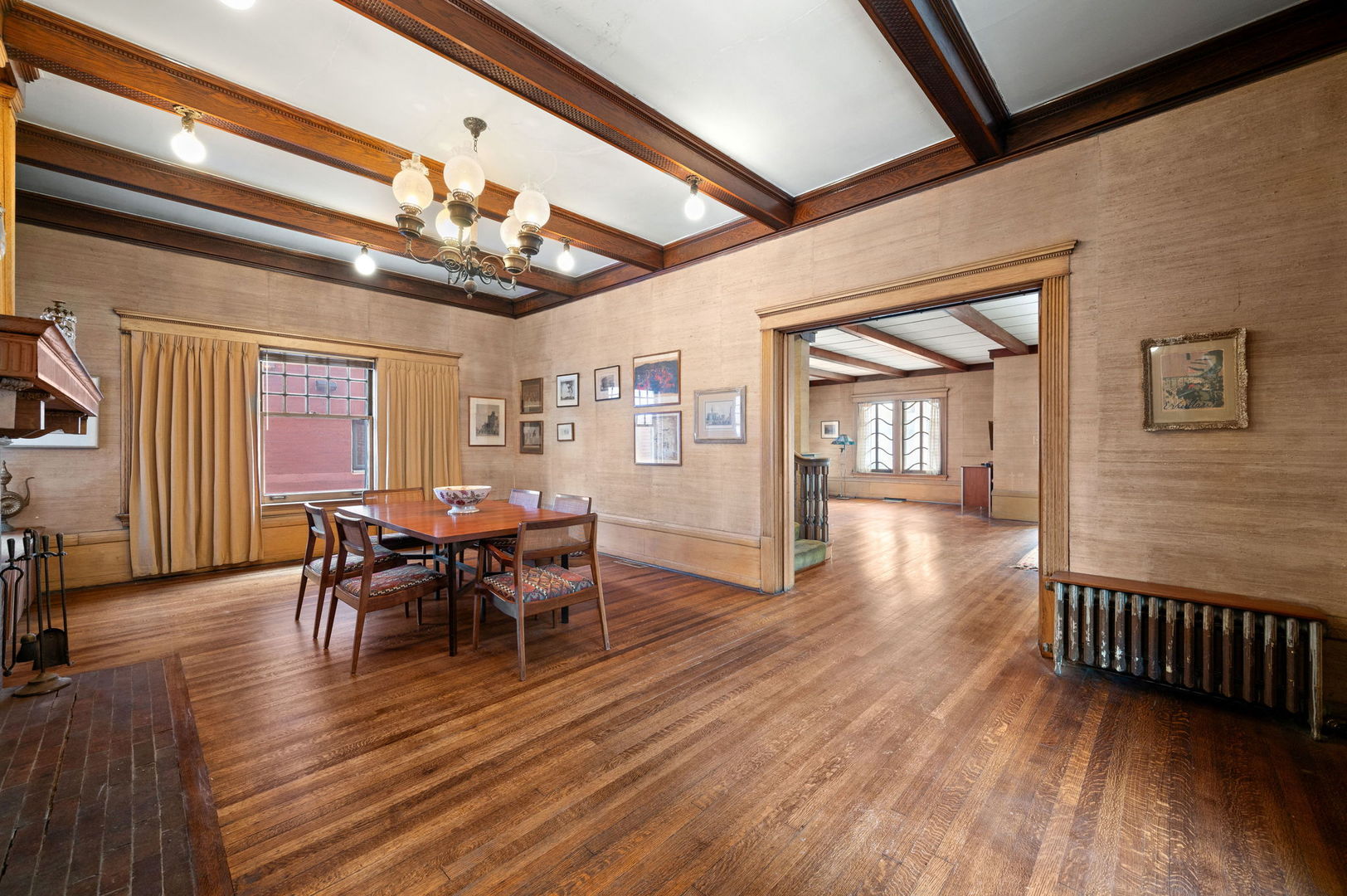 832 West Junior Terrace Chicago IL 60613