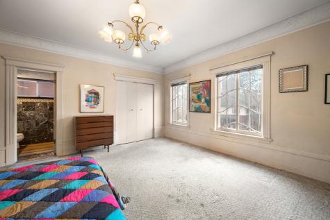 832 West Junior Terrace Chicago IL 60613