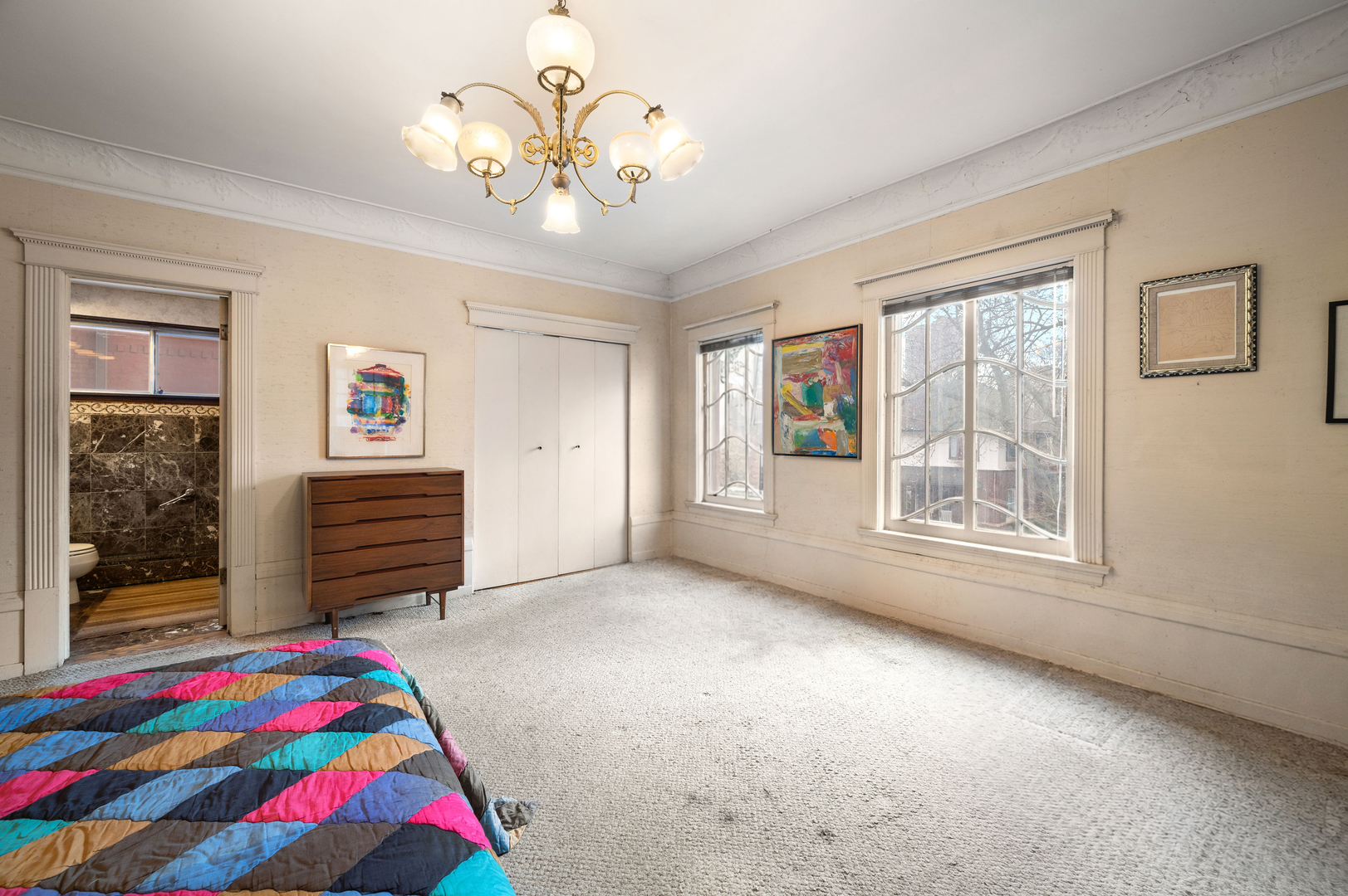 832 West Junior Terrace Chicago IL 60613
