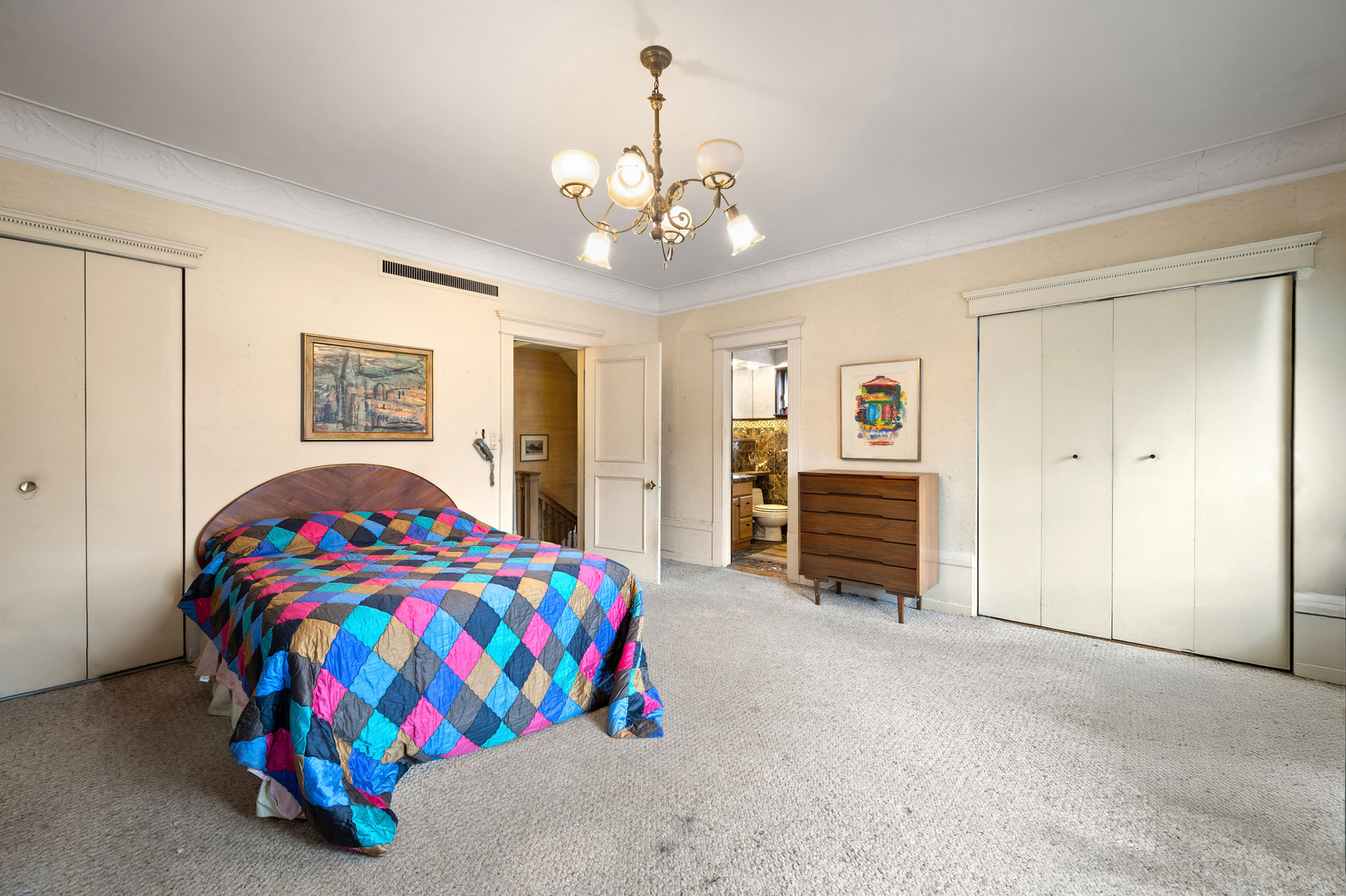 832 West Junior Terrace Chicago IL 60613