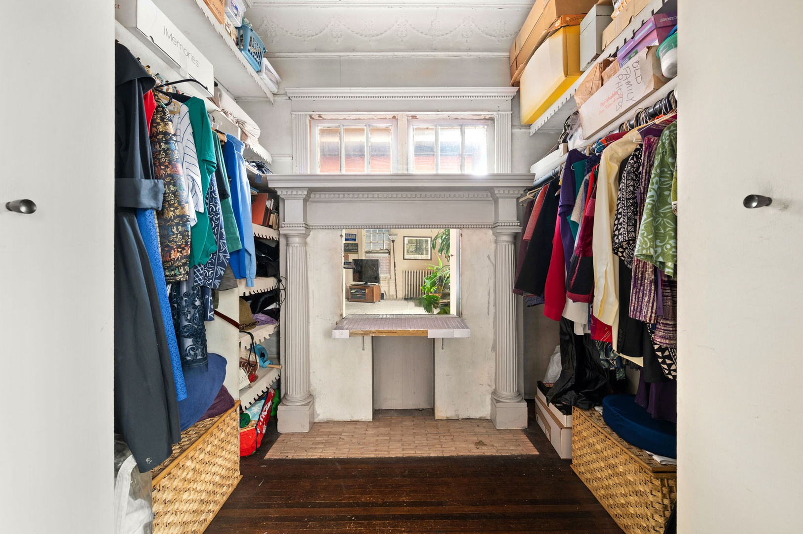 832 West Junior Terrace Chicago IL 60613