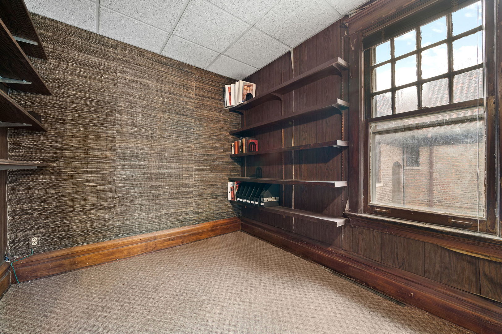 832 West Junior Terrace Chicago IL 60613