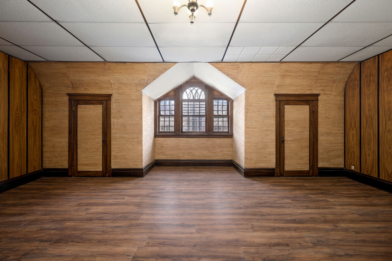 832 West Junior Terrace Chicago IL 60613