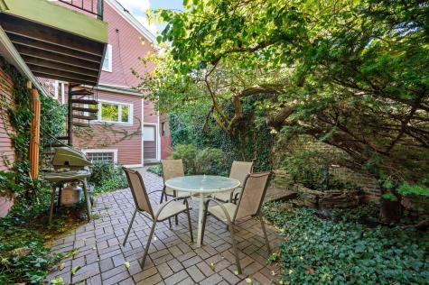 832 West Junior Terrace Chicago IL 60613