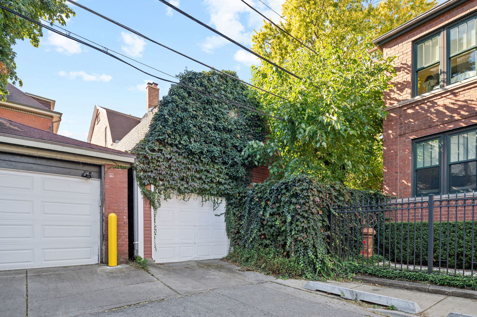 832 West Junior Terrace Chicago IL 60613