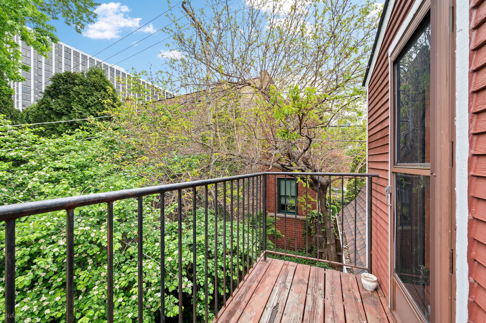 832 West Junior Terrace Chicago IL 60613